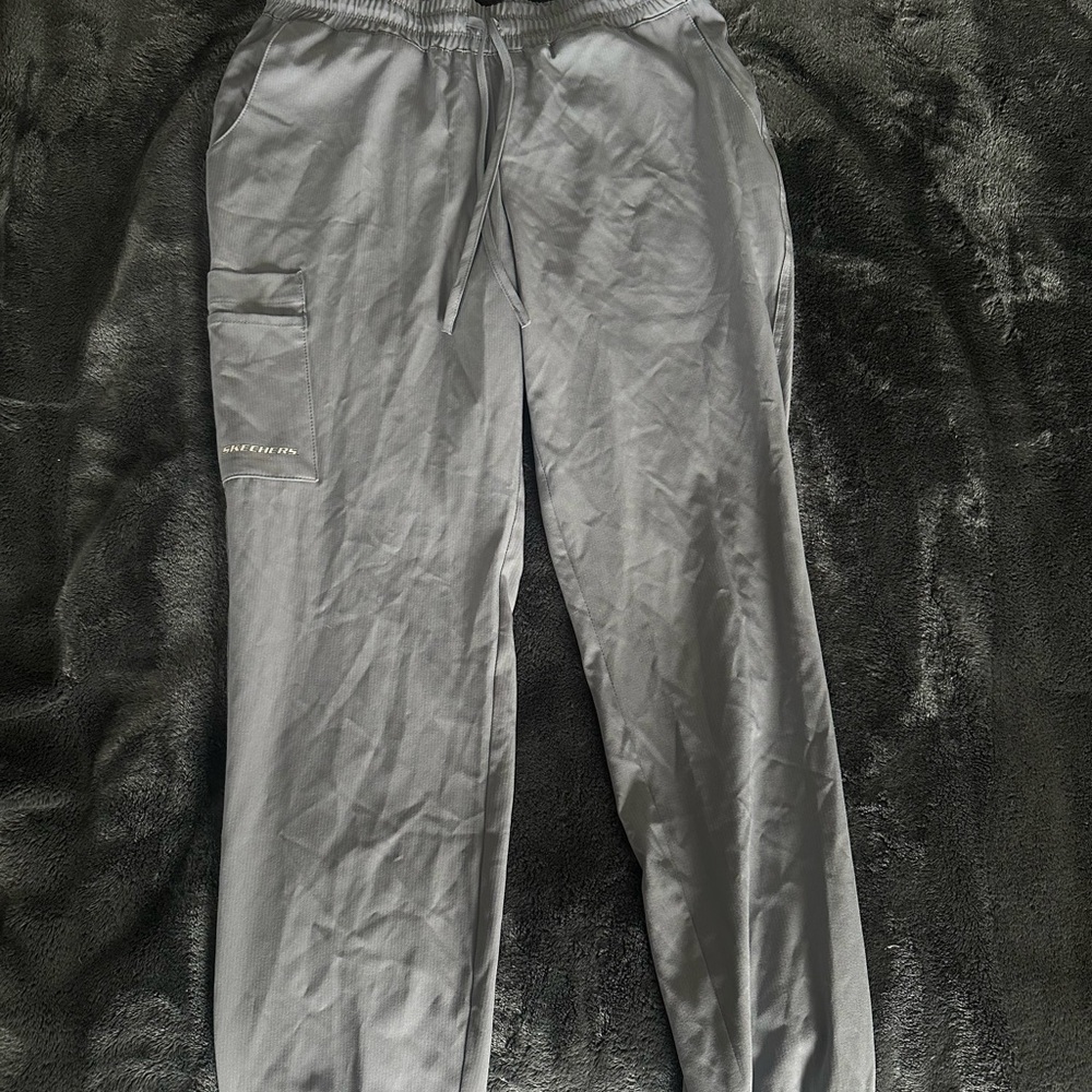 Woman’s Sketchers Scrub Pants Small